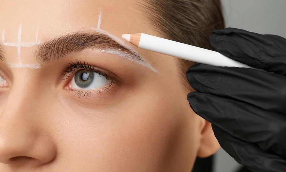 FUE Saffier Wenkbrauwtransplantatie